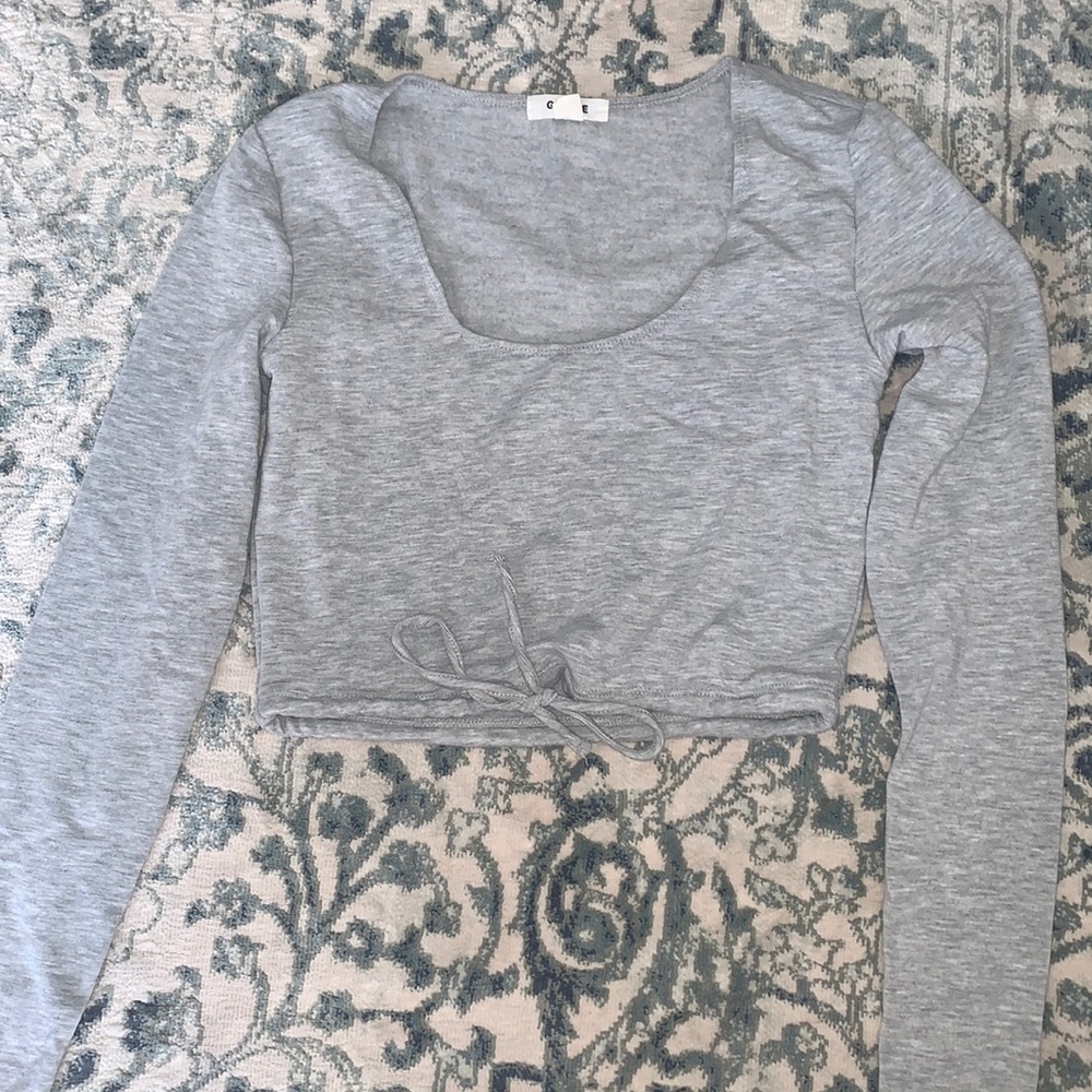 GREY CROP SWEATER!